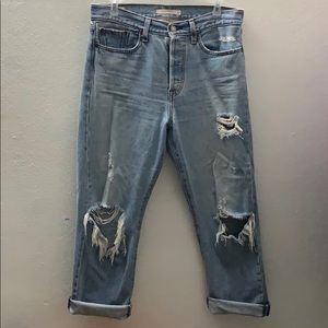 Levi’s Premium Wedgie Straight Light Ripped Jean